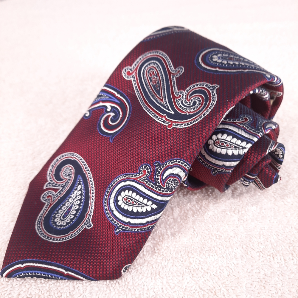 Jos. A. Bank Heritage Collection Burgundy and Navy Paisley Silk Men's Tie